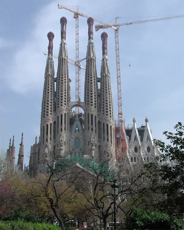 sagrada família familia construction barcelona 2026