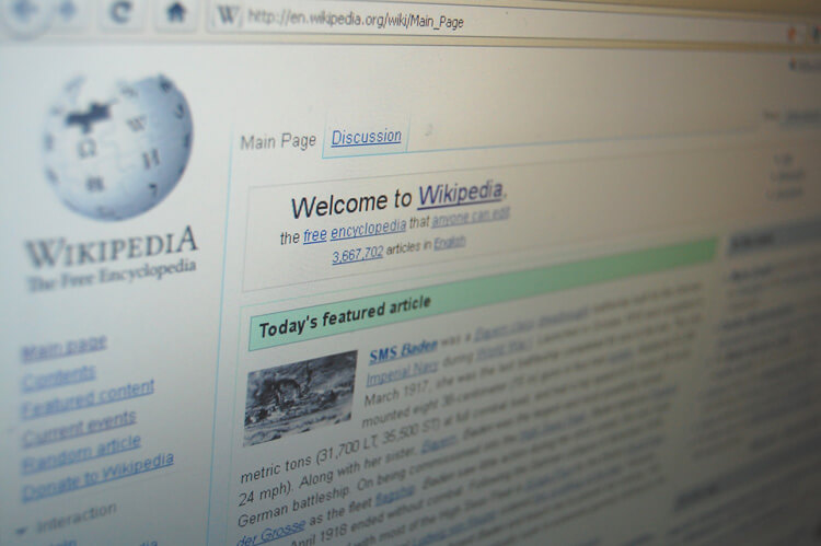 wikipedia timeline 2001