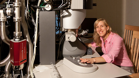  Assistant Professor Jennifer Dionne (Photo: Joel Simon)
