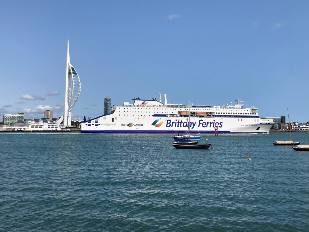 plug-in hybrid electric ferry portsmouth